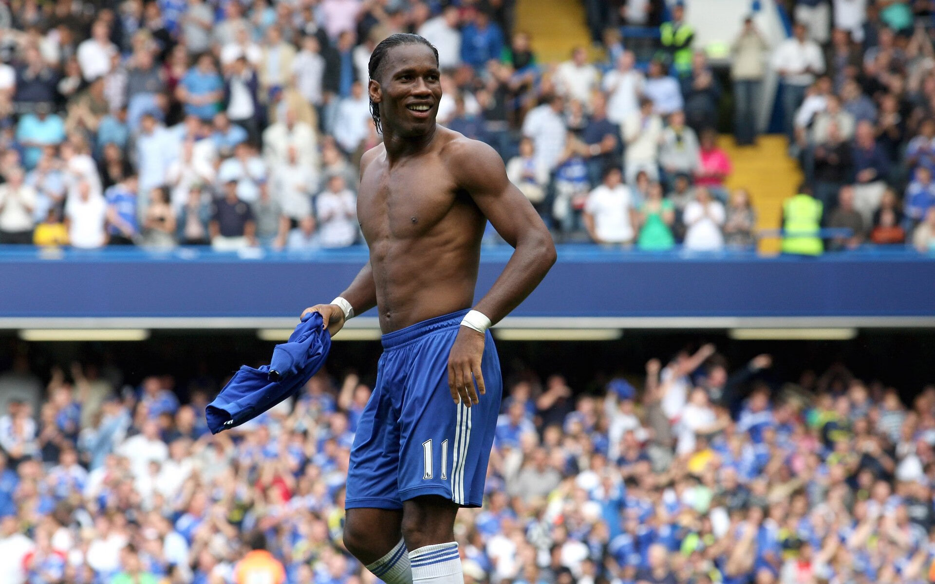 开云体育娱乐-CS2枪械对决瞬间制胜，cs对枪图叫什么名字